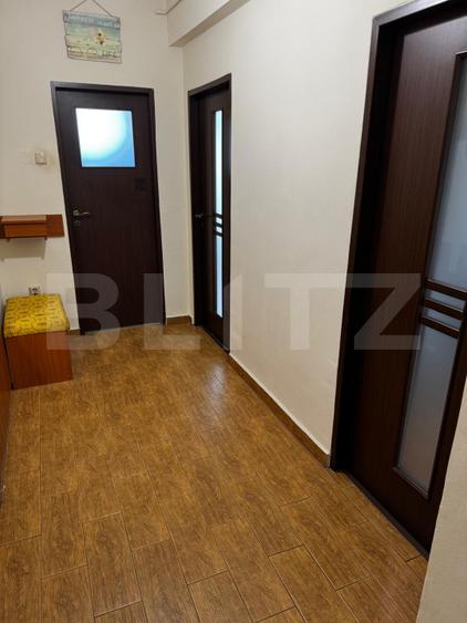 Apartament 3 camere, 75 mp, zona Plopilor