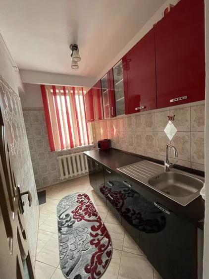 Apartament 2 camere -Zona Sud - etaj  3/4 - 40 mp -55000 euro negociabil