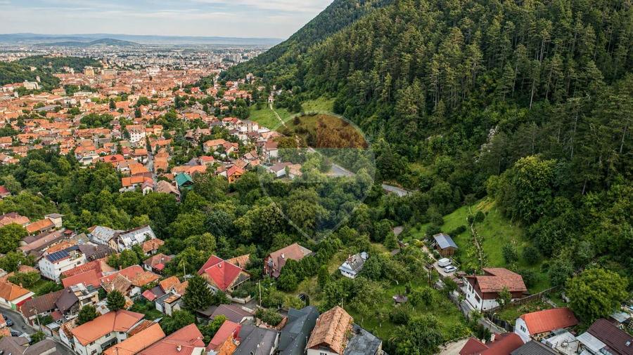CASA CU GRADINA DE 1.498 MP | 3 FRONTURI STRADALE | SCHEII BRASOVULUI