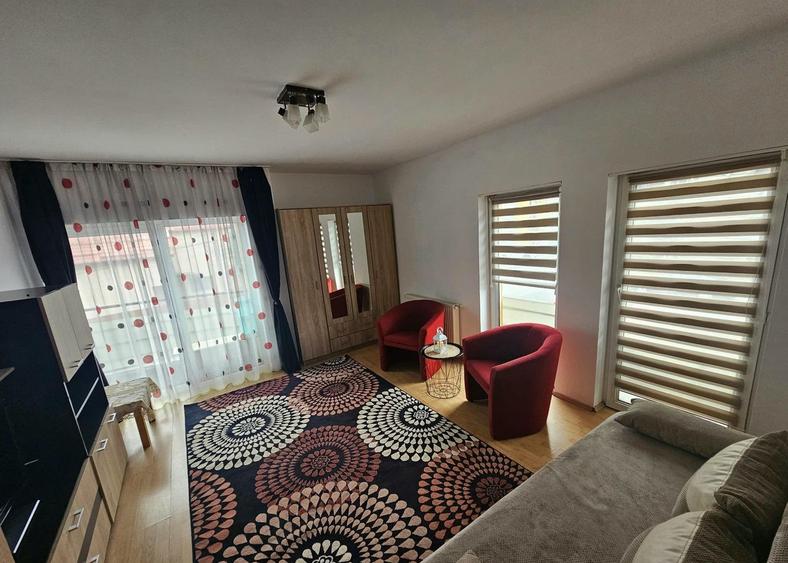 Apartament o camera, 38mp, balcon, zona Cinema Marasti