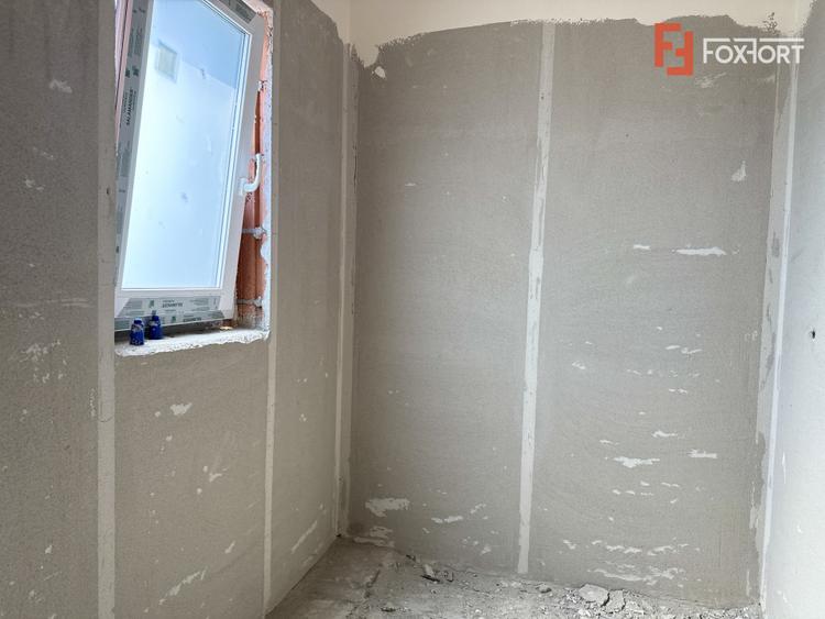 COMISION 0% Triplex cu 4 camere de vanzare in localitatea Sacalaz, zona Centrala