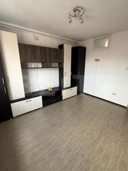 Apartament 2 camere, decomandat, mobilat si utilat, loc parcare