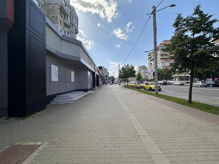 Spatiu comercial vitrat Pacurari, de la 100mp la 210mp, Moara de Foc