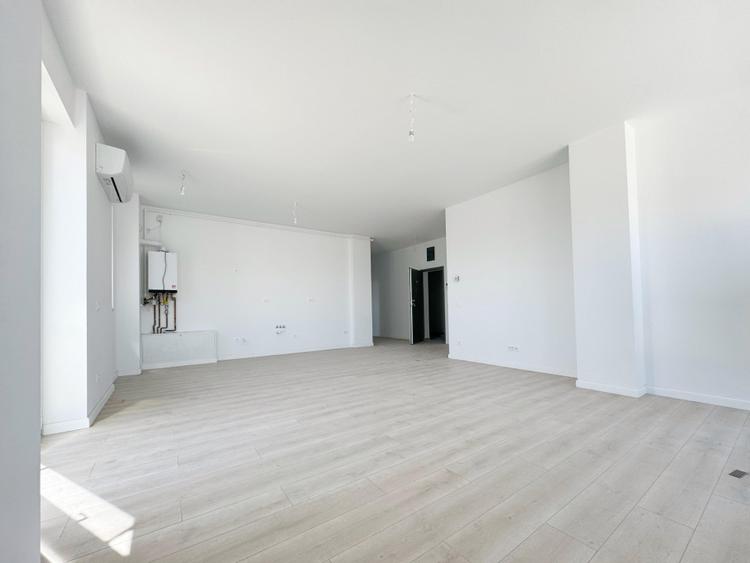 Penthouse 3 camere, decomandat, 80 mp utili,toate utilitatile-Aradului