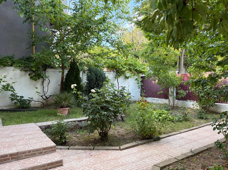 CASA CONSTRUITA IN ANII 2000 CU TEREN DE 304 MP - RETRASA - POLITEHNICA - MANIU