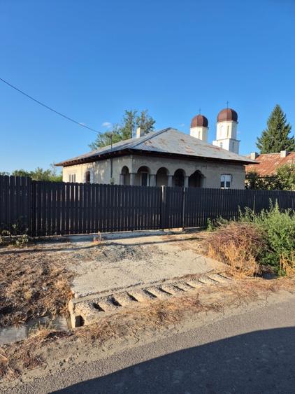 Casă de vânzare în comuna Făcăeni, județul Ialomița – teren 2600 mp, casă nouă,