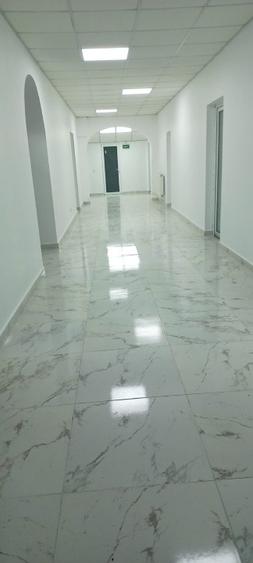 Spațiu comercial / demisol 272,3 mp — centrală proprie, chicinetă, toaletă —