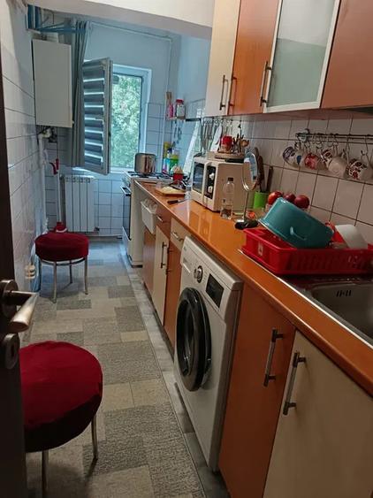 Garsoniera, decomandata, 36 mp, centrala proprie, metrou aproape, Lujerului