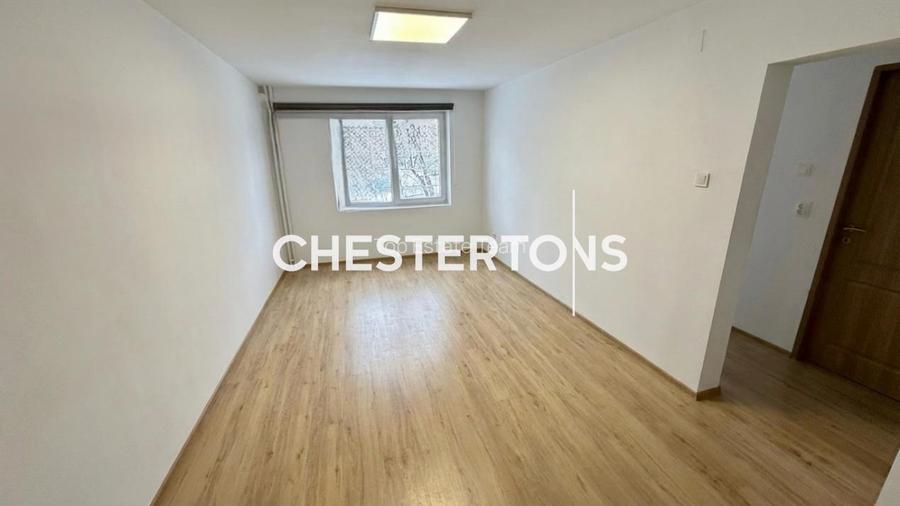 Spatiu renovat 4 camere renovat pentru office 12 minute de metrou Crangasi - 9