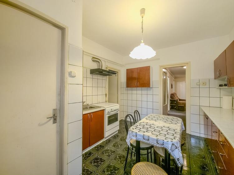Apartament 3 camere, decomandat, 95 mp, zona Policlinica Grigorescu