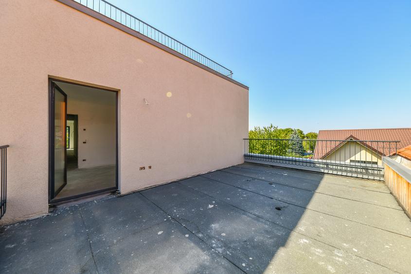 Apartament cu 3 camere, cu balcon tip logie