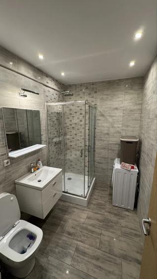 Apartament de 2 camere, semi-decomandat, zona centrala