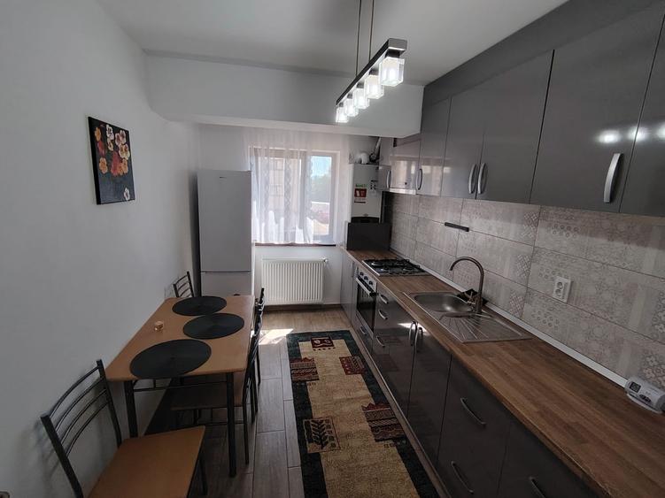 Apartament spatios cu 3 camere, decomandat, CUG