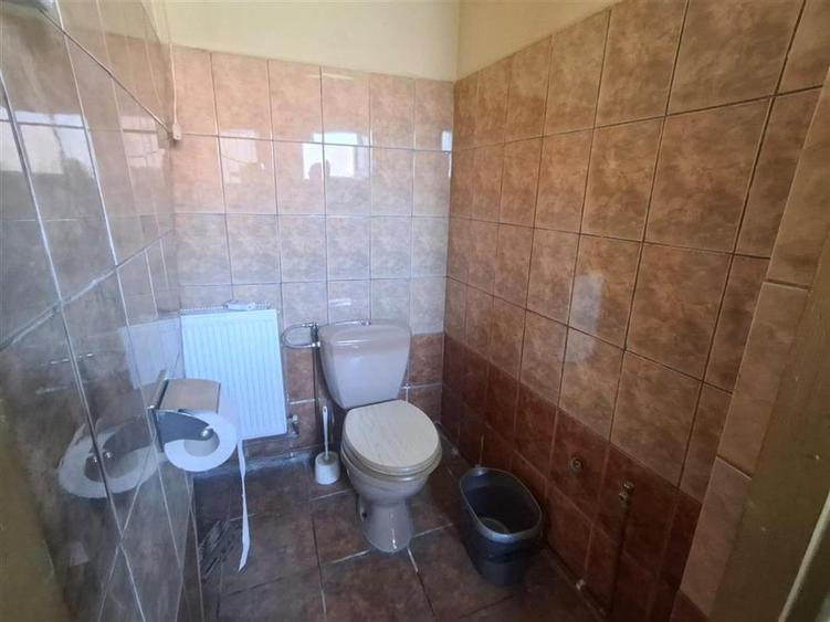 2 Apartamente la casa pivnita garaj in Cisnadie