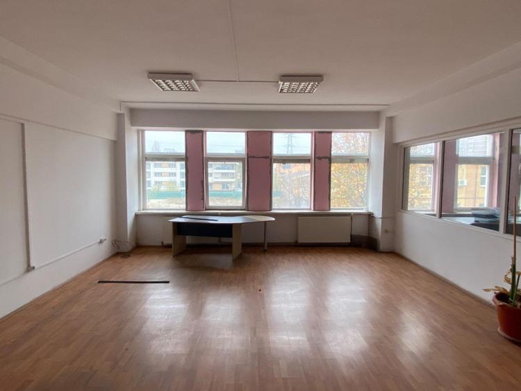 Spațiu birouri, 3500 mp, zona Lapus