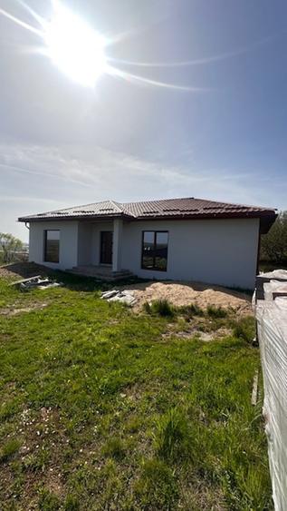 TAUTII DE SUS, casa pe 1 nivel 150mp -semifinisata, 5ari teren !