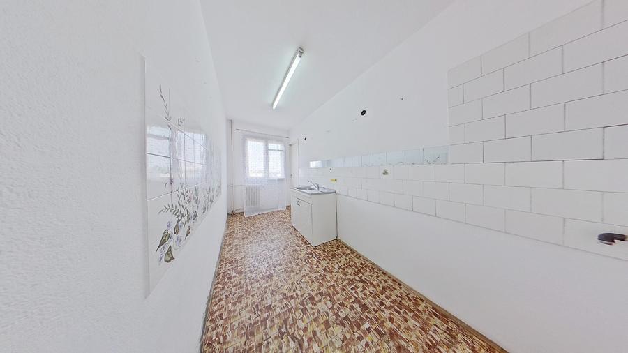 Apartament spatios cu 3 camere de vanzare - Aurel Vlaicu, Arad