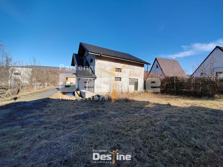 BÂRNOVA - Casă individuală P+M+POD, 145 mp + 789 mp teren
