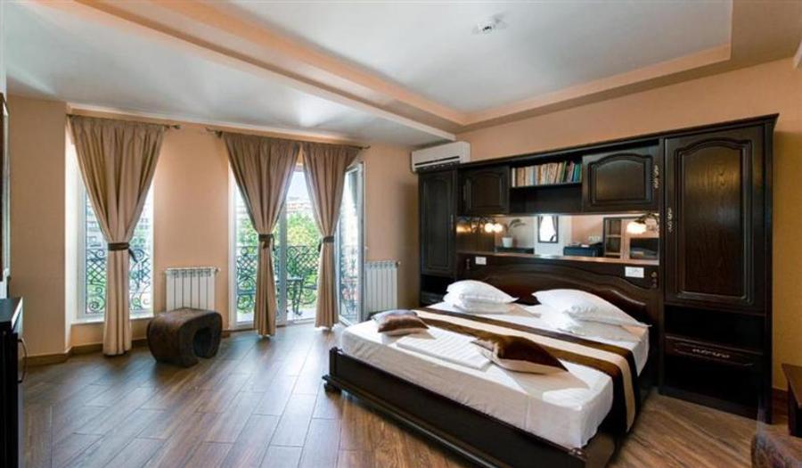 VANZARE HOTEL 4* IN MAMAIA, ZONA CAZINO
