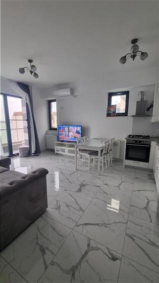 Apartament 2 camere cu vedere superba la lac, in Mamaia – gata de mutat!