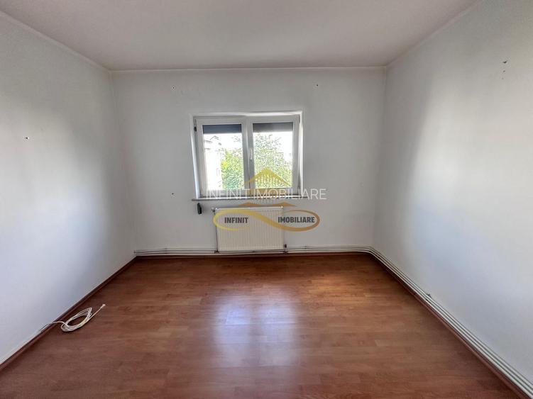 De vanzare apartament 2 camere decomandate Nord Bacau - 3