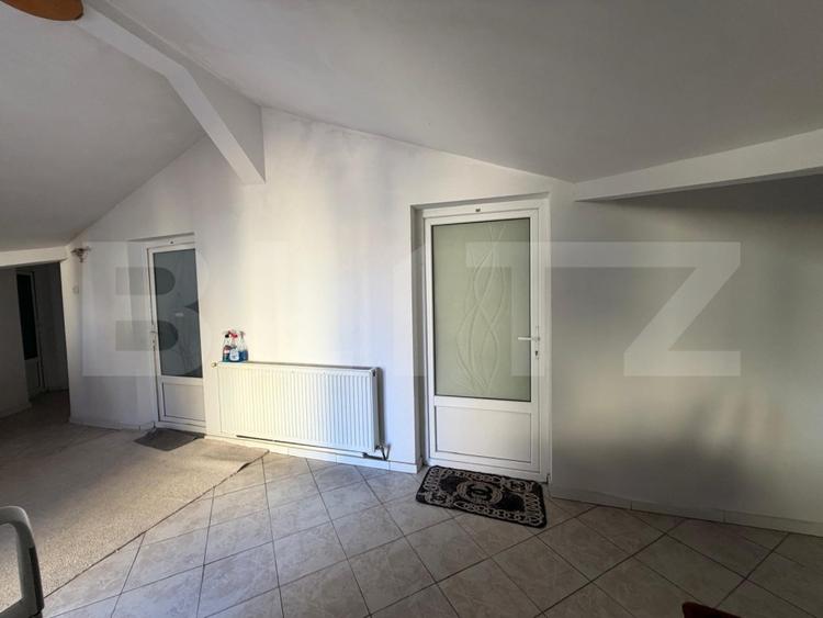 Camera de inchiriat la casa– 250 €/luna, utilitati incluse - zona Craiter