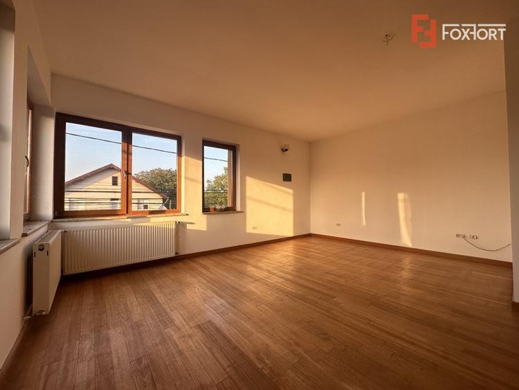 Casa individuala cu 10 camere si piscina, in Dumbravita - ID  C5624