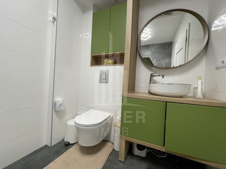 Apartament cu 3 camere de vânzare