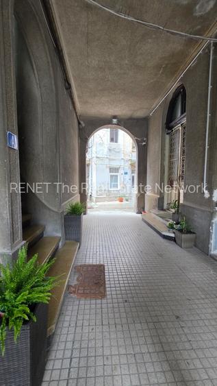 Garsonieră cu curte în centrul vechi, 350 EUR - 2