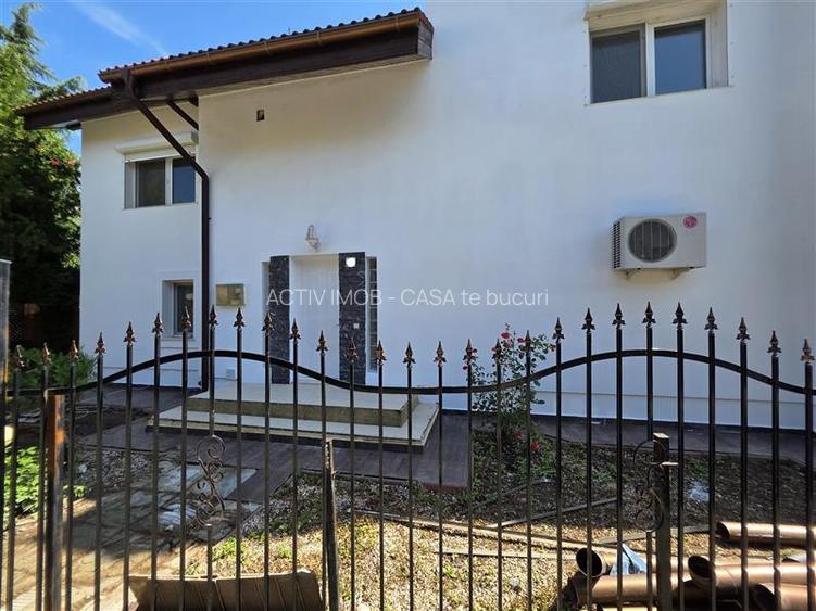 Vila cu piscina - Pipera - 5 camere - 3 bai - 218mp - 900mp teren