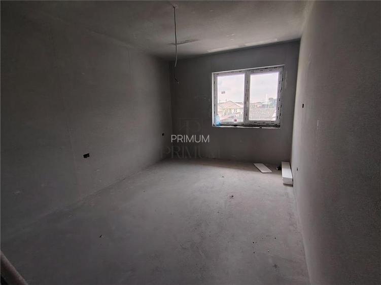 Duplex despartit prin C.T. - bucatarie inchisa - 130 mp utili - 7