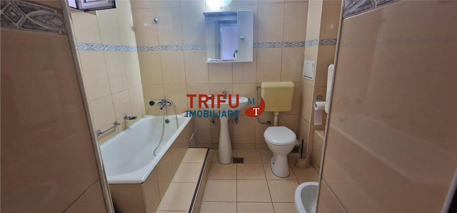 Casa 4 camere de vanzare zona Centru