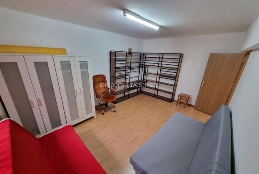 Apartament 3 camere in zona Dristor proximitate metrou etaj 2 - 3