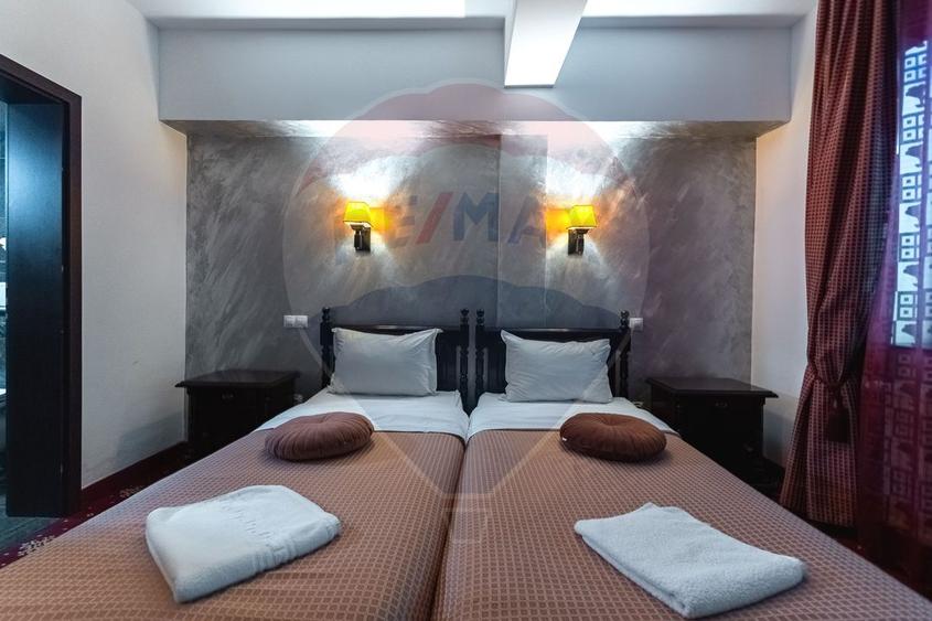 Hotel / Pensiune cu 30 camere de vanzare| Sala Evenimente| BRASOV