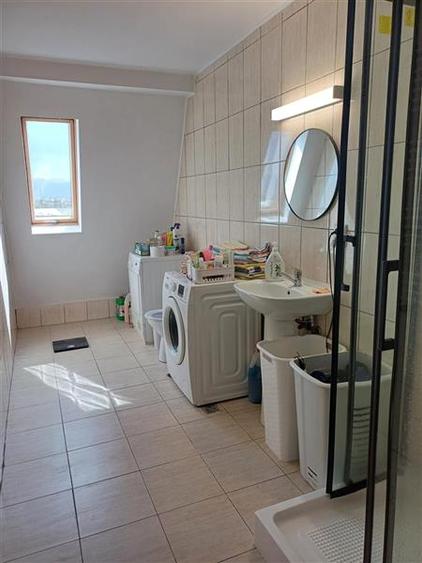 Apartament 4 camere 2 bai terasa mare de vanzare