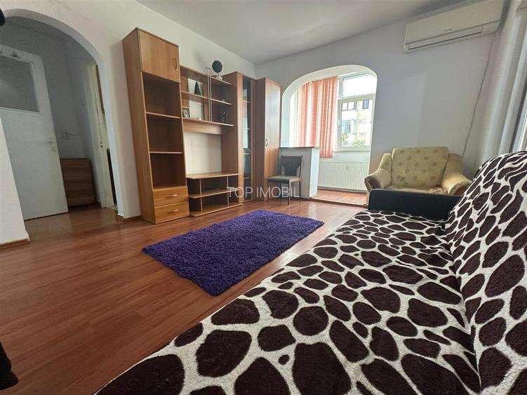 Inchiriere  Apartament cu 2 camere Podu Ros - 2
