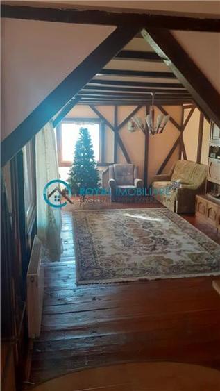 Royal Imobiliare - Vanzare Casa de Vacanta zona Pacureti