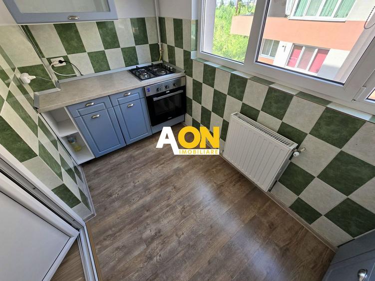 Apartament cu 3 Camere cu Garaj, Bloc Nou, Zona Centru