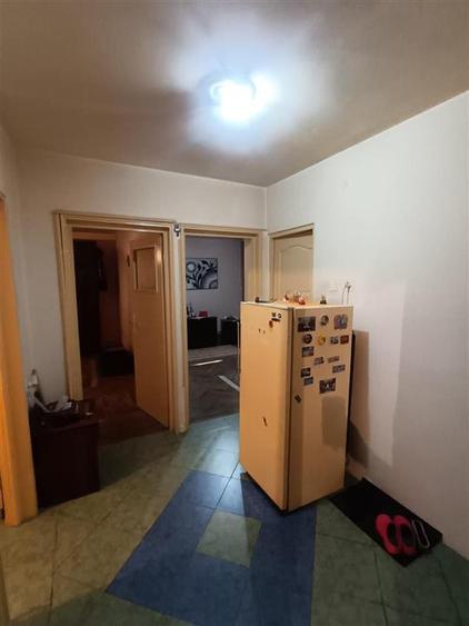 Apartament 3 camere decomandat, etaj 1, 74 mp, Calea Galati