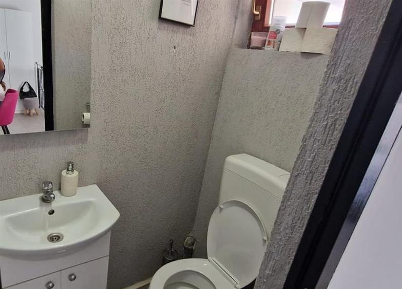 De inchiriat spatiu comercial semicentral