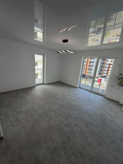 Apartament 2 camere studio gata de mutare cu balcon mare