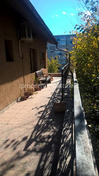 Închiriere Apartament 3 camere tip penthouse în zona metrou 1 Mai - 4