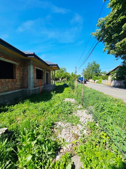 Casă la roșu cu 4 camere, 122 mp utili, teren 465 mp – Băicoi