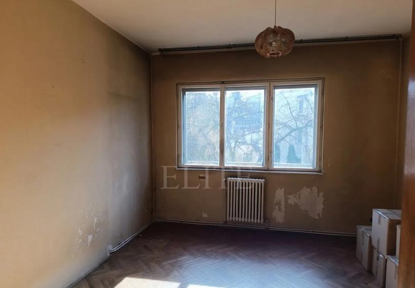 Apartament 4 camere în zona CLINICILOR