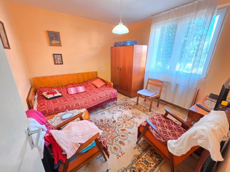 Apartament 2 camere liber la vanzare zona Astra str.Neptun etaj 1 balcon mare