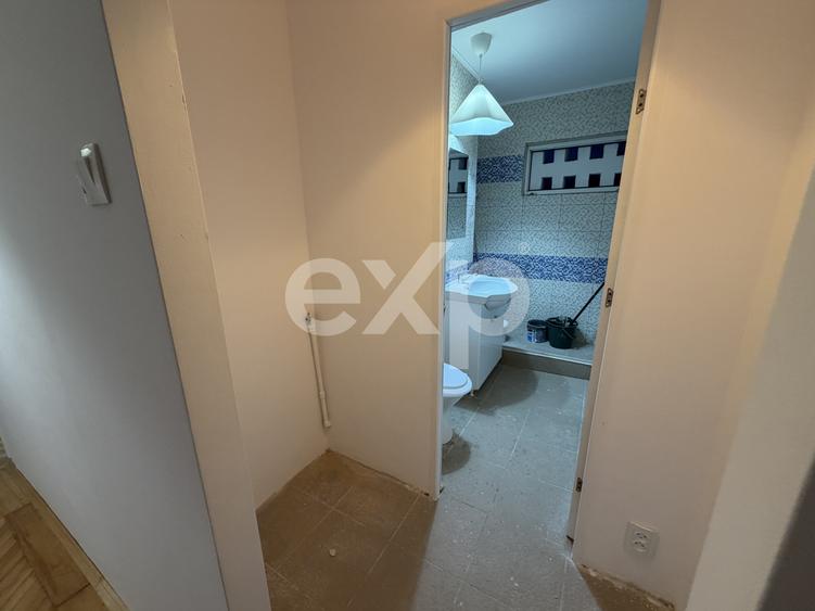 3 camere 68 mp 8 min metrou Titan bloc reabilitat parc 3 min