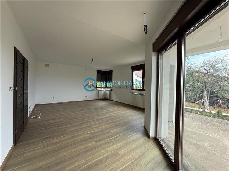 Royal Imobiliare - Vanzare Vila P+1 Bucov