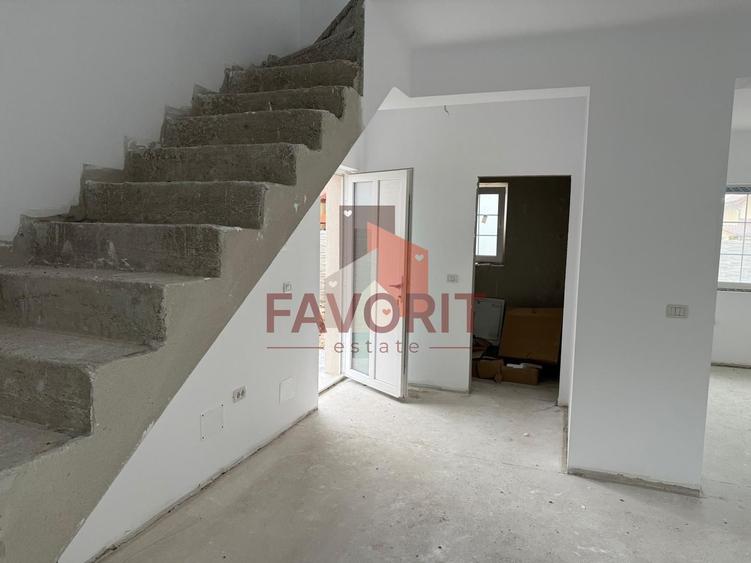 Duplex in Sanandrei | Toate utilitatile | 2 bai | Poarta acces auto |