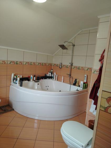 Casa 240mp zona Bradet mobilata utilata-SEMINEU 250000eur neg