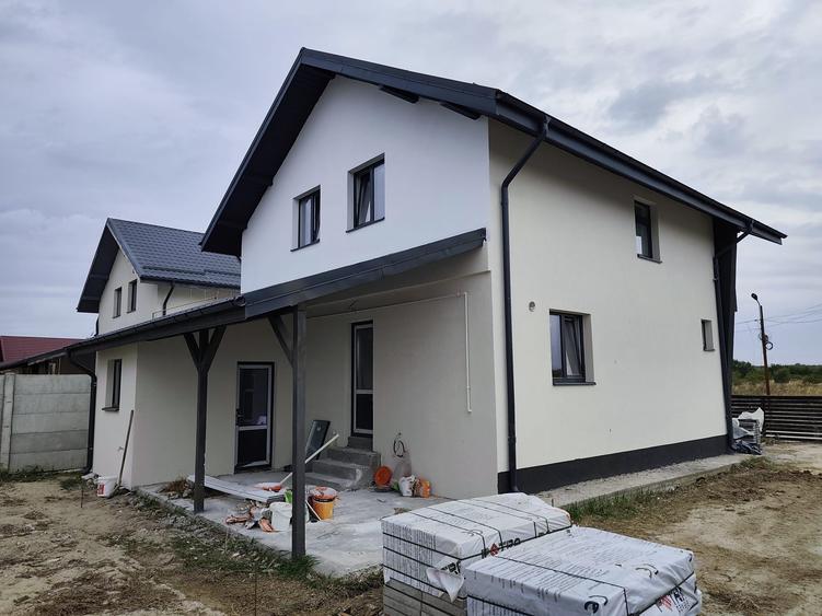 FARA COMISIOANE casa 5 camere 2 bai P+E+pod terasa beci camera tehnica la cheie
